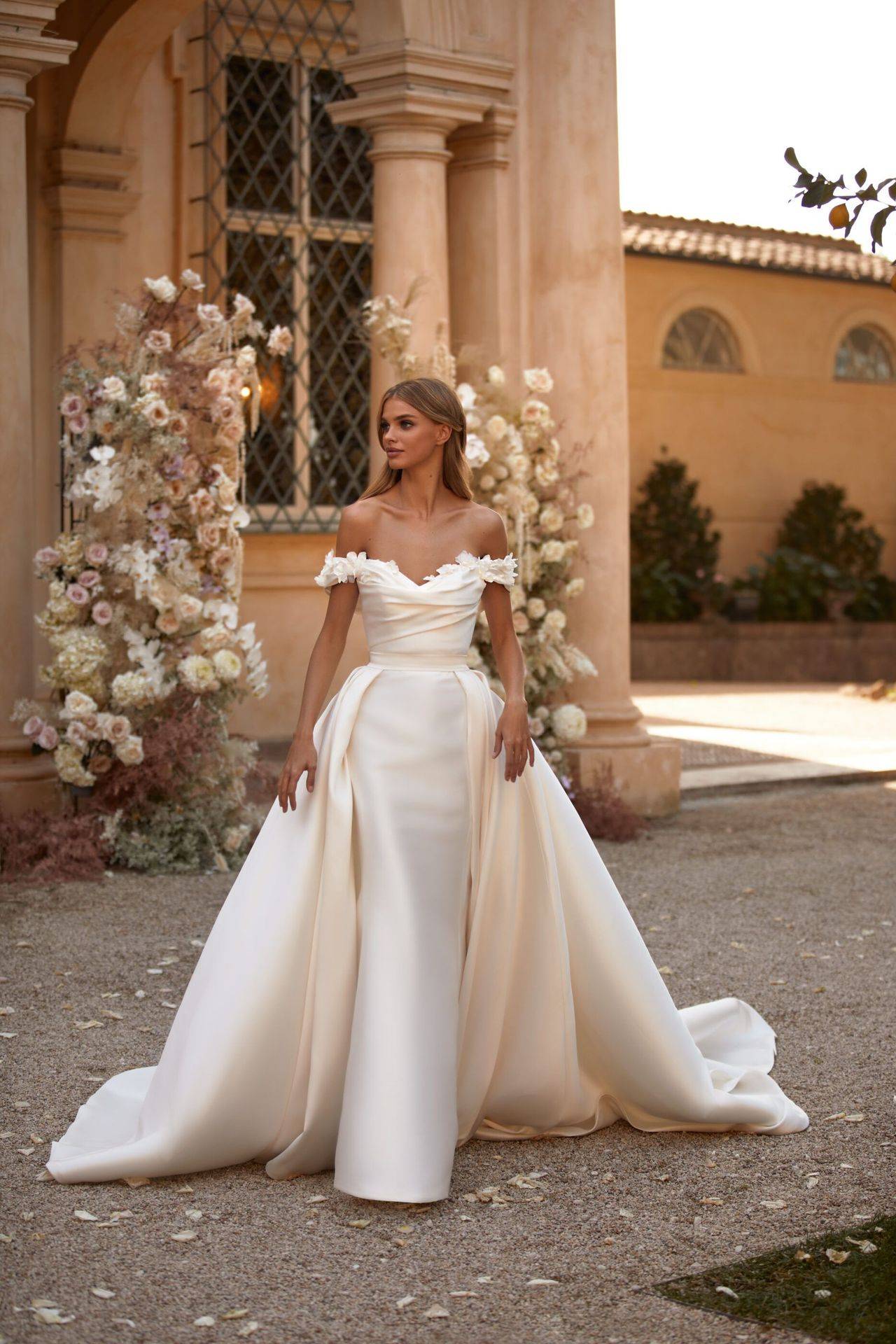 robe mariée Luciana Milla Nova sirène mikado fleurs 3D brodées épaules dénudées Marseille