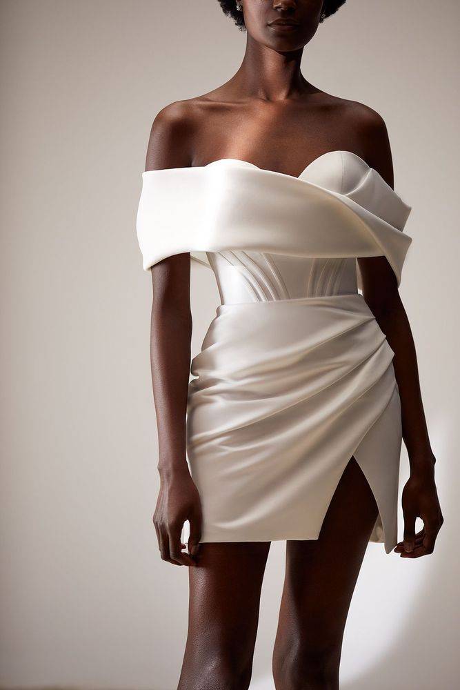 robe mariée mini Colette Milla Nova corset satin épaules dénudées jupe portefeuille Marseille 