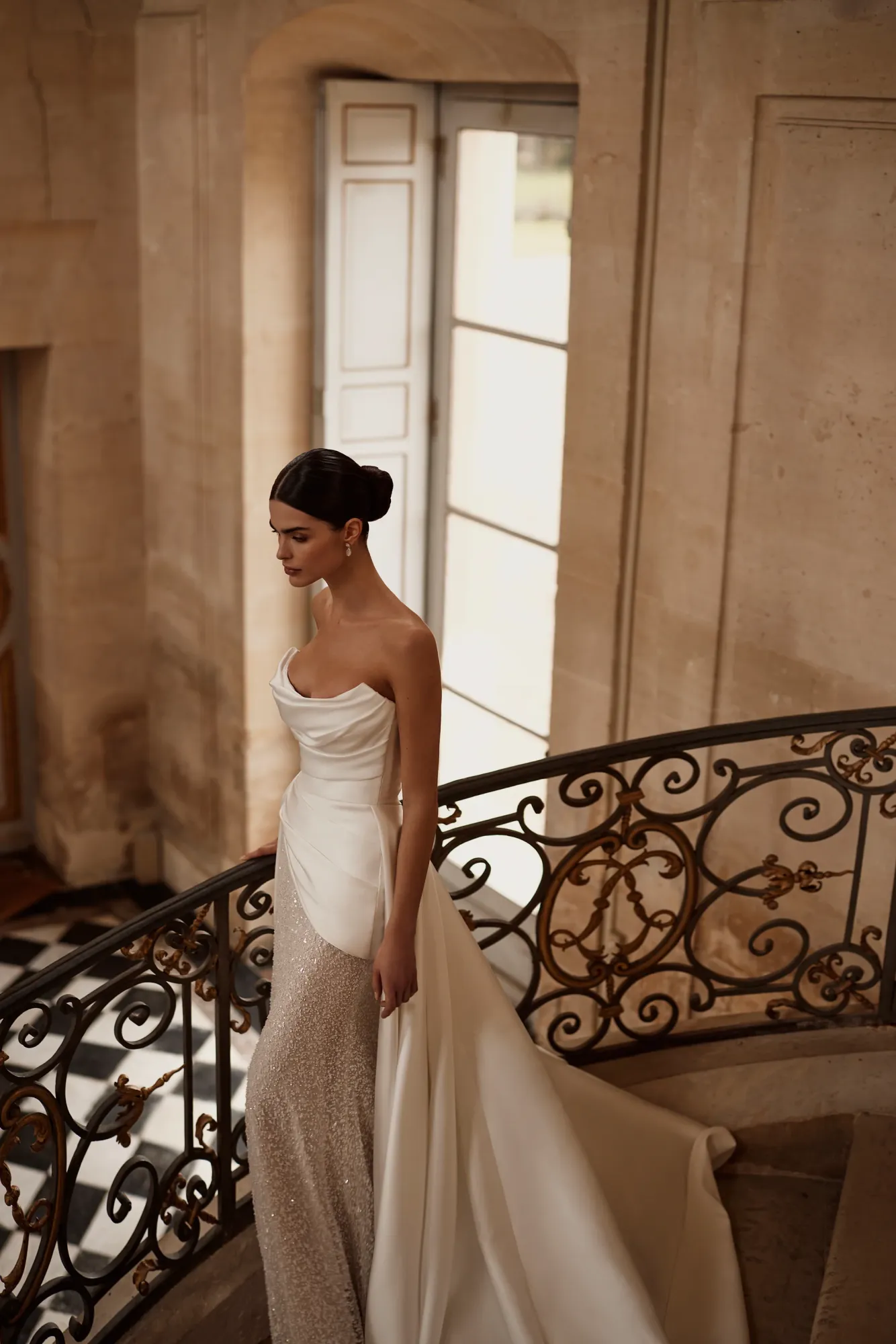 Robe de mariée sirène dentelle scintillante et sequins Aminata Milla Nova Marseille