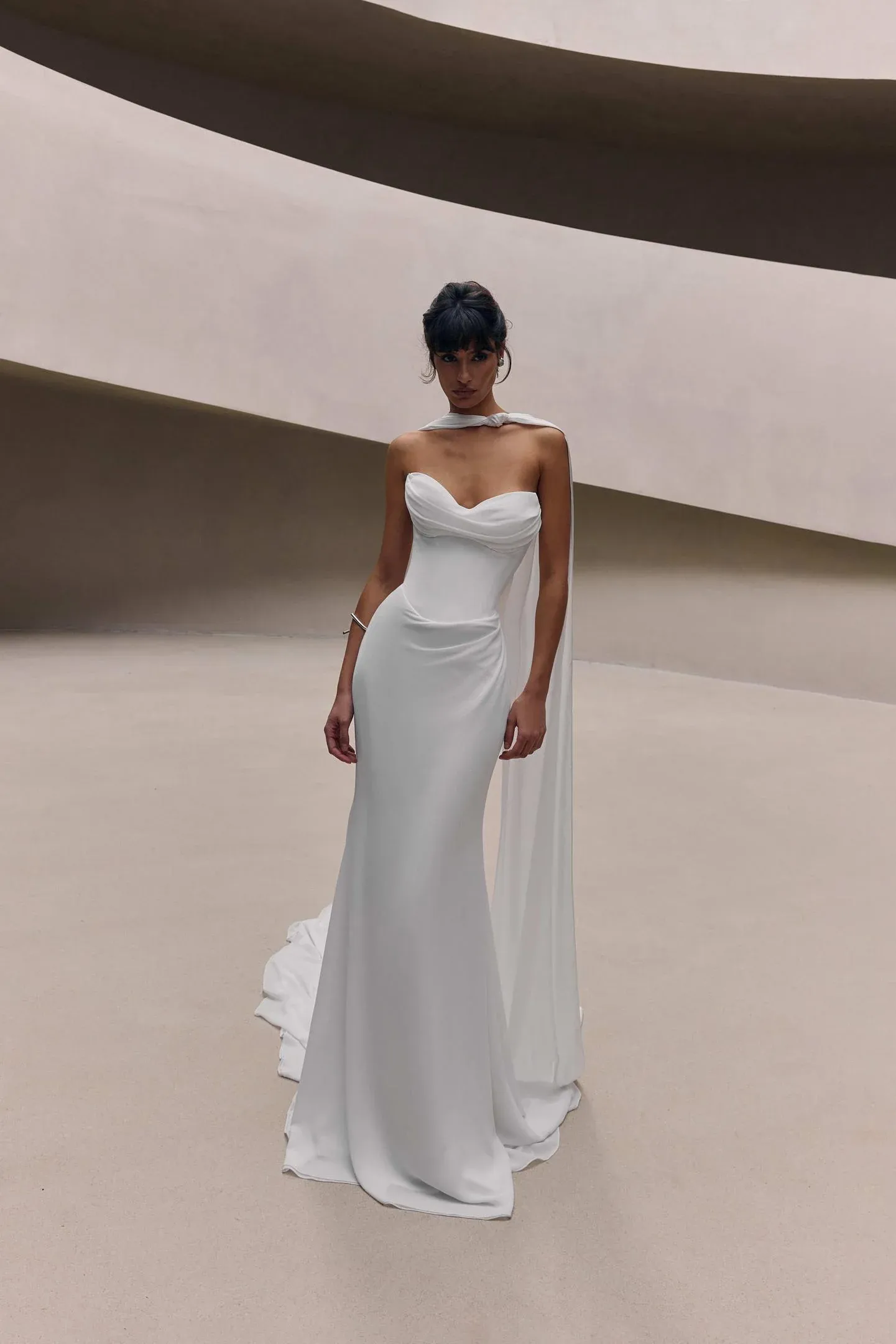 Robe de mariée fourreau en mousseline à fines bretelles charelle milla nova marseille