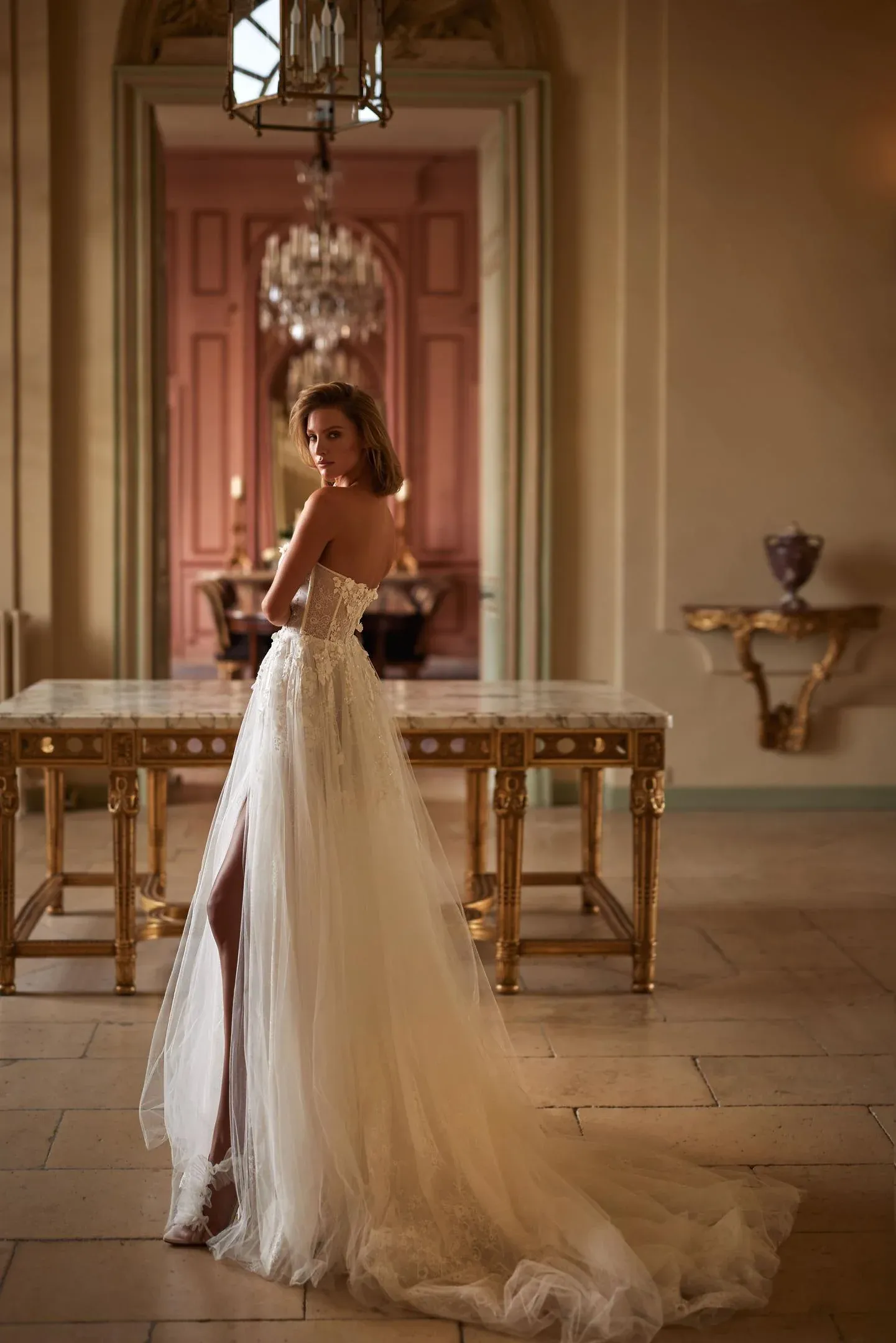 robe de mariée trapèze bustier et fente Sinata Milla Nova Marseille