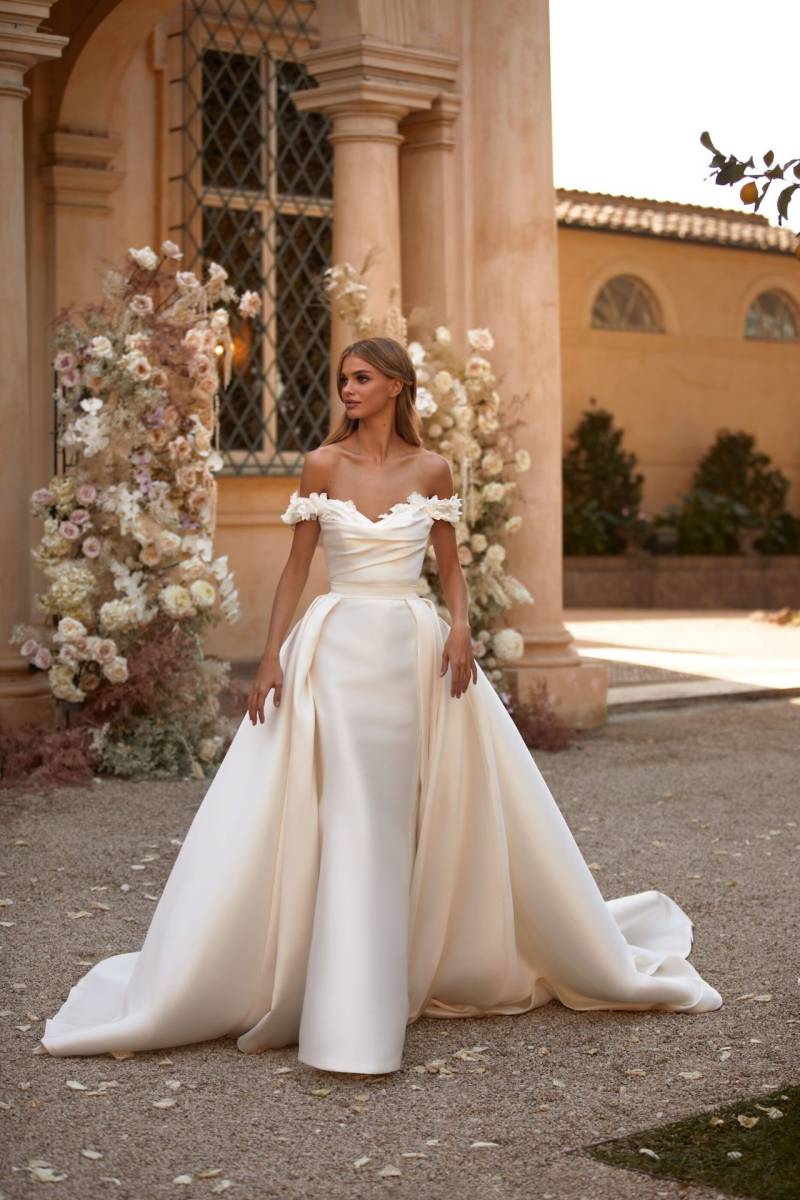 Xrobe de mariée milla nova  mikado haute de gamme sur marseille proche Martigues