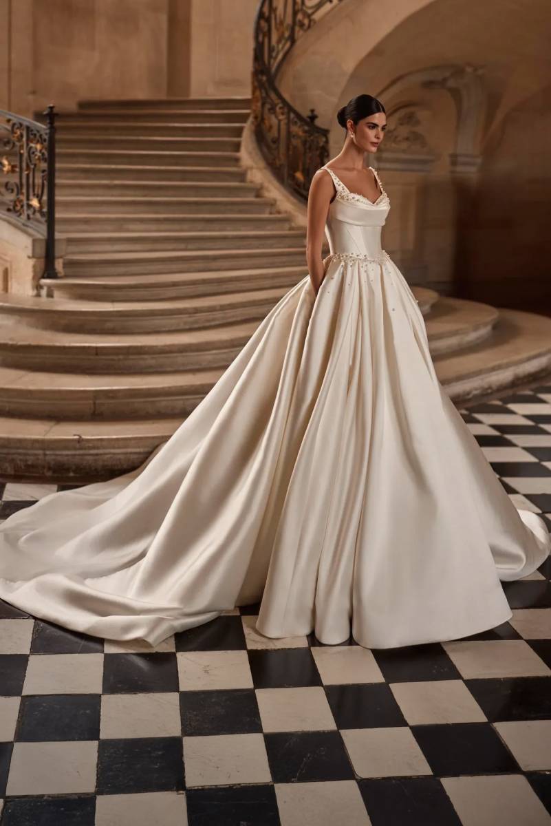 robe de mariée trapèze mikado bustier perlé créateur milla nova modème alaia marseilel