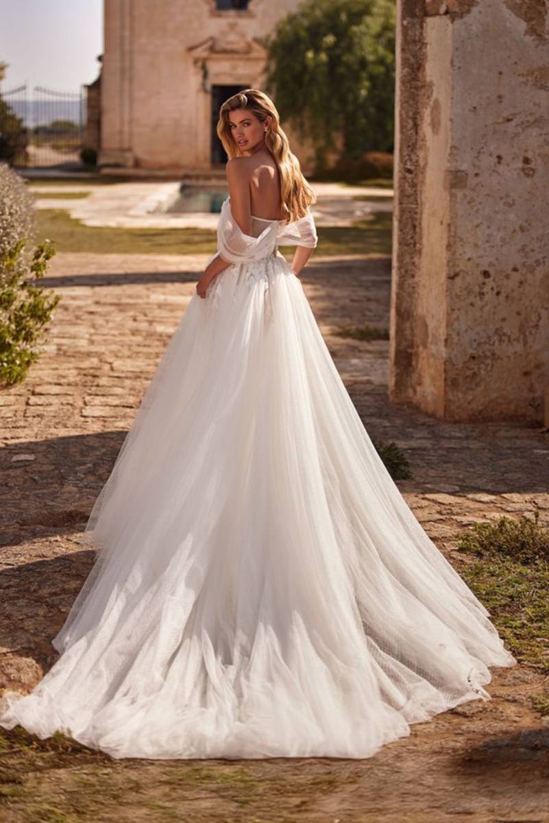 obe mariée tulle semi-transparent ivoire dentelle florale Euphoria créateur Lorenzo Rossi boutique mariage Marseille
