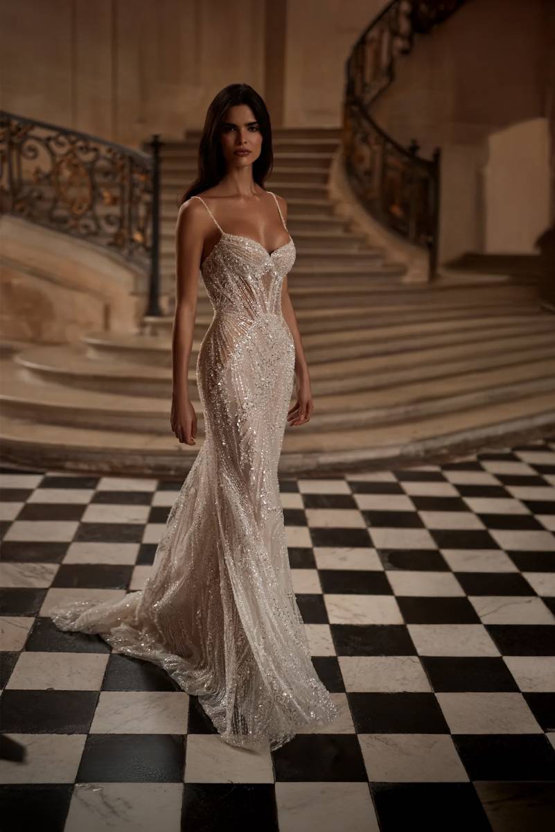 robe de mariée sirène décolleté coeur paillettes essentia milla nova marseille