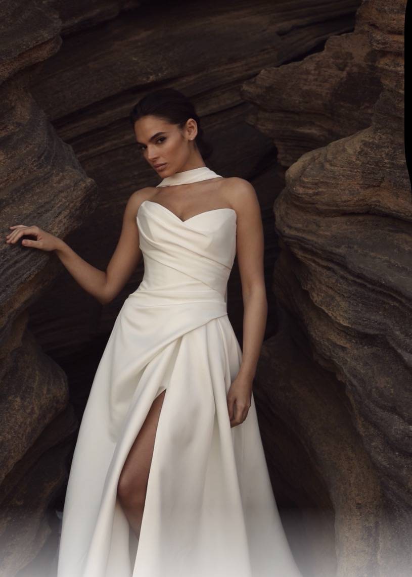 robe de mariée corsage satin fente danessa milla nova toulon 