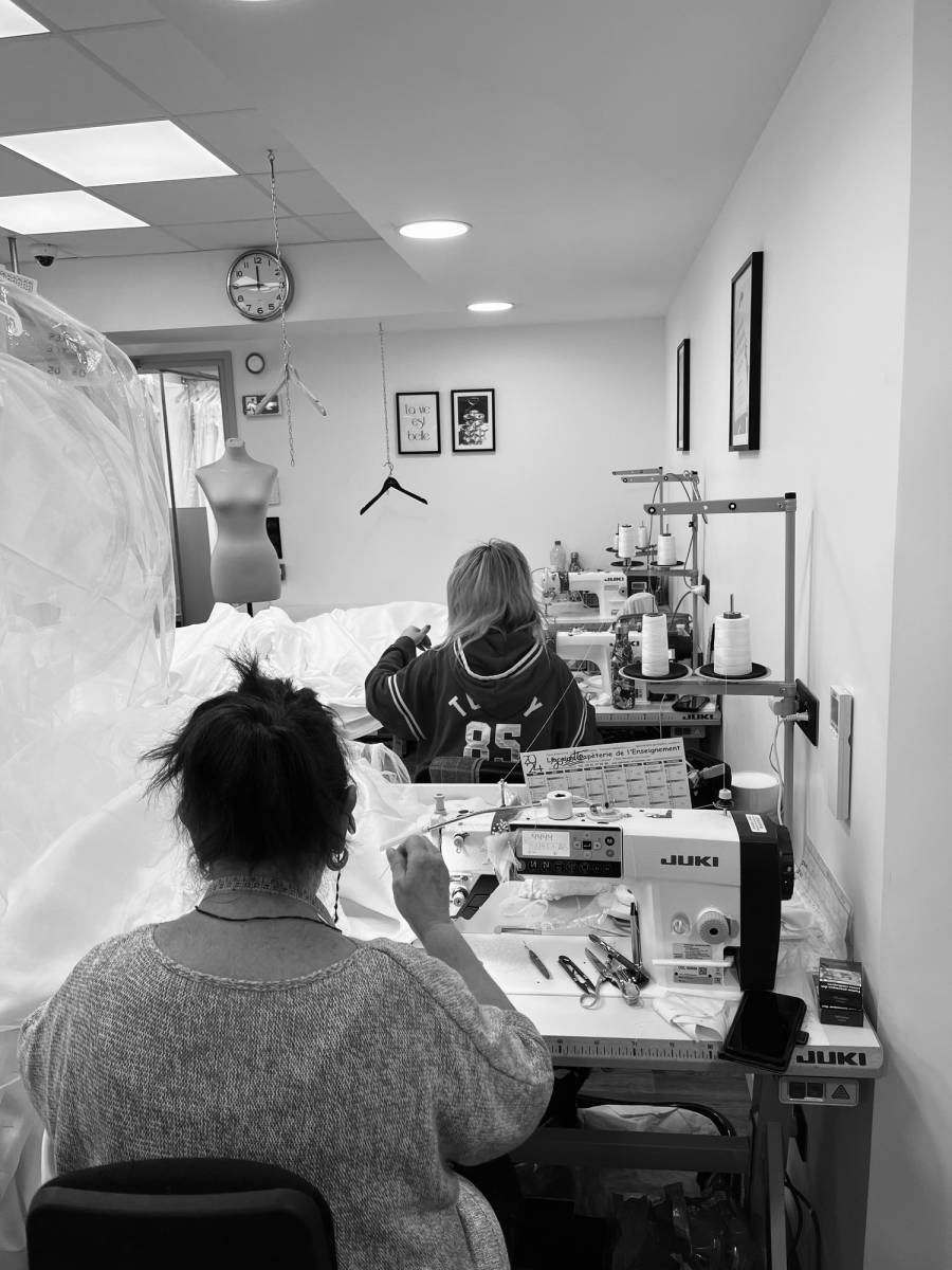 VD /ATELIER DE RETOUCHES DE ROBES DE MARIÉE MARSEILLE 13006 ESPACE FRIEDLAND