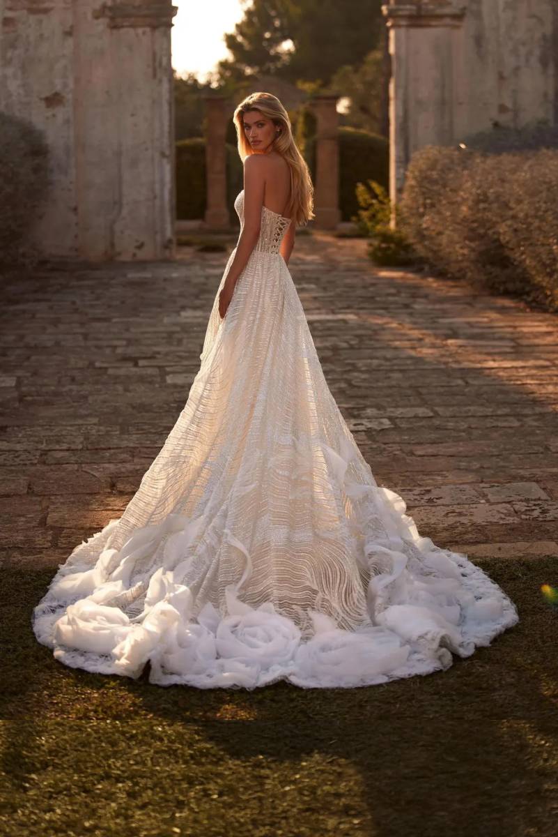 robe de mariée paillettes princesse bustier nightingale milla nova marseille