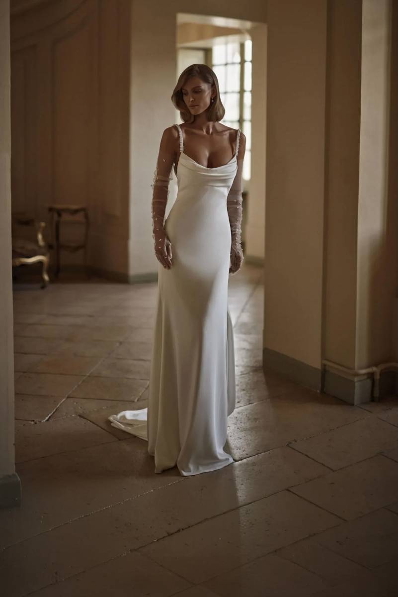 robe de mariée sirène en soie bretelles perlées seema milla nova marseille