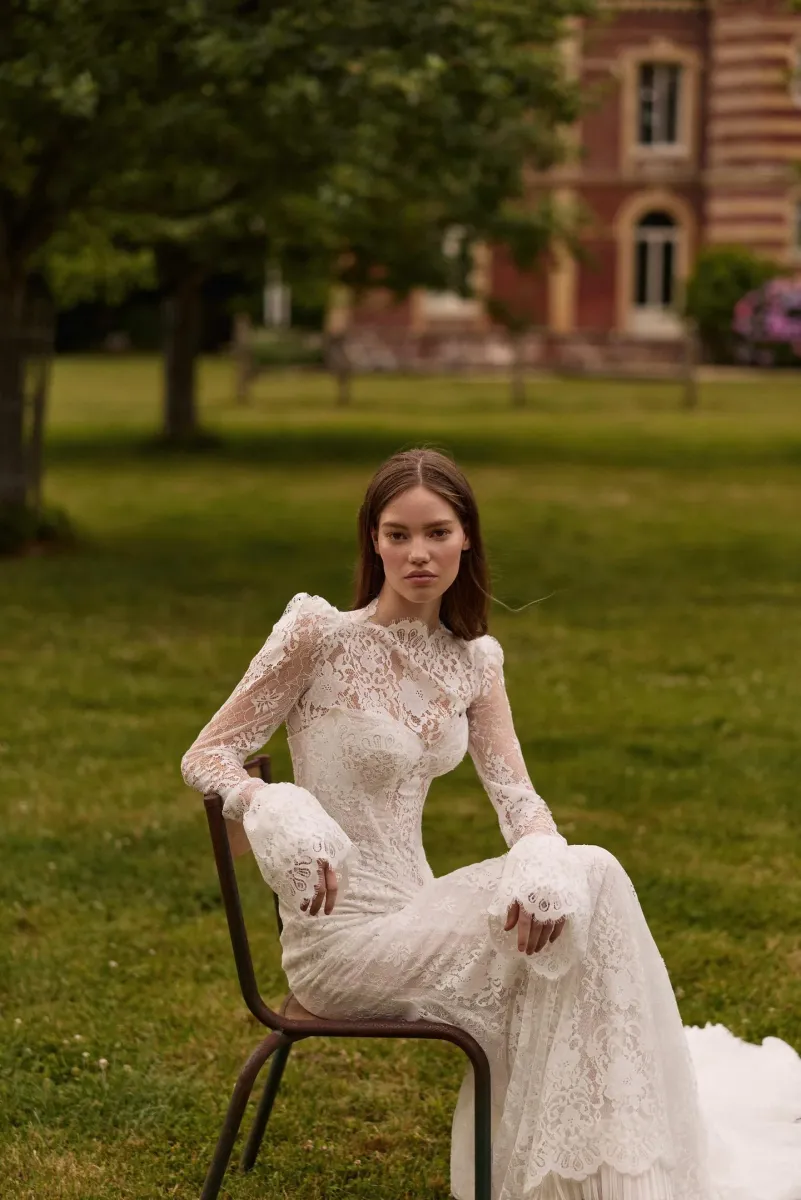ACCESSOIRE DE ROBE DE MARIÉE AVENARA BOLERO DENTELLE  MILLA NOVA COLLECTION 2027  CHEZ SONIAB MARSEILLE