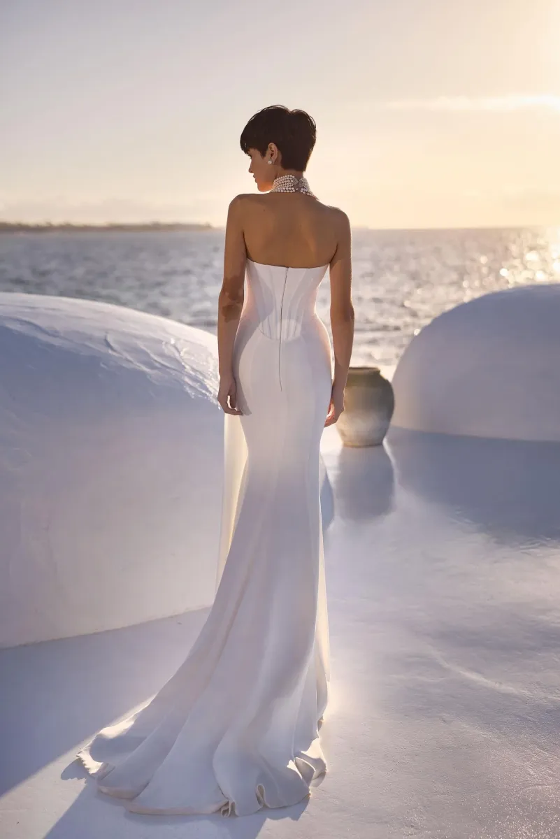 robe de mariée forme sirène bustier à fente satin embre milla nova marseille