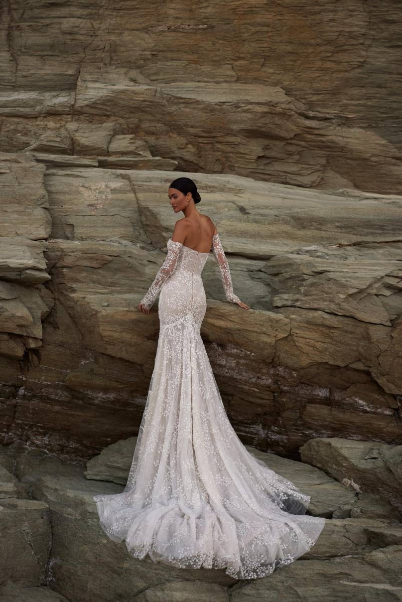 robe de mariée sirène longue traîne sans manches ismeria milla nova marseille