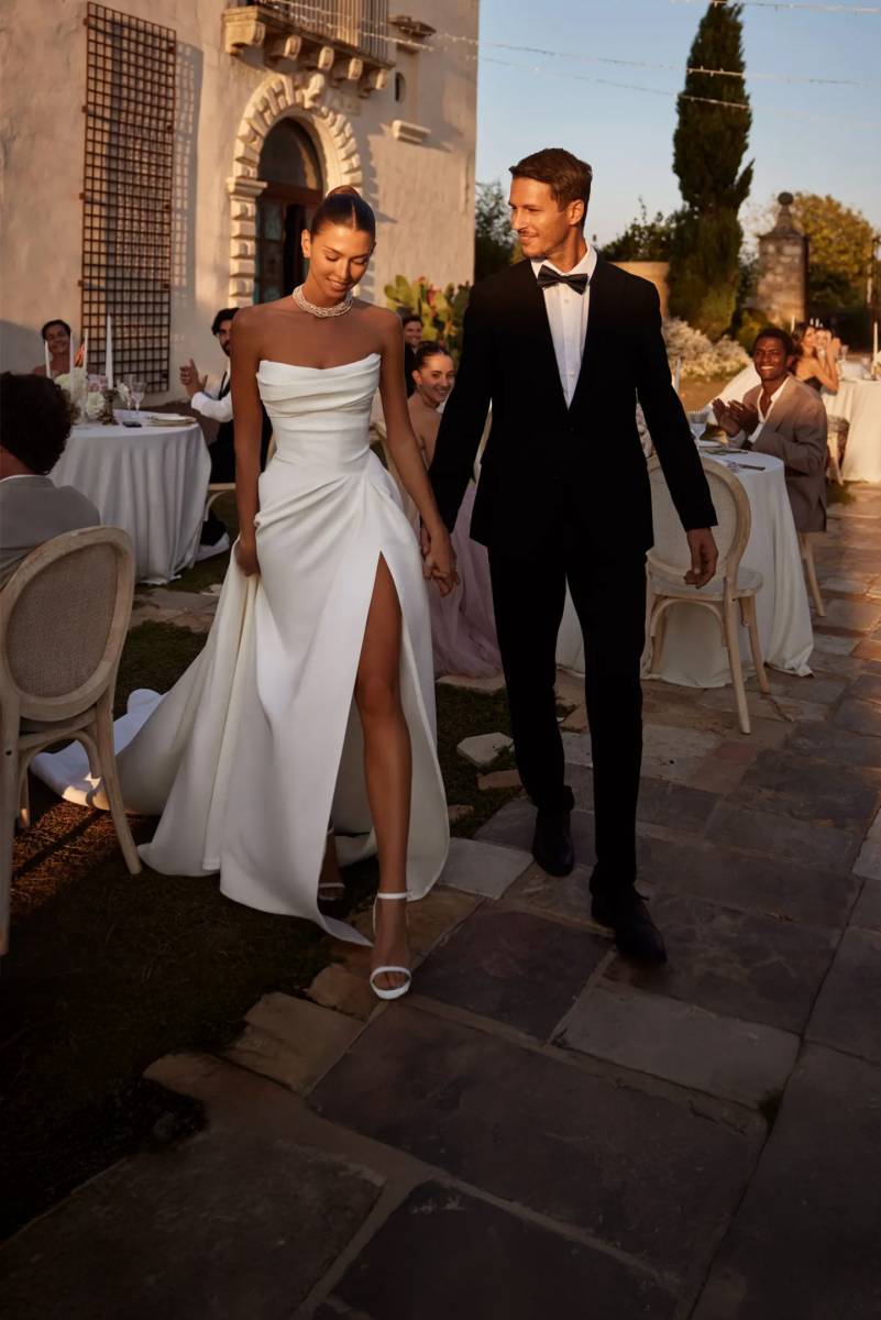 robe de mariée drâpée sans manches modèle lancaster créateur milla nova marseille