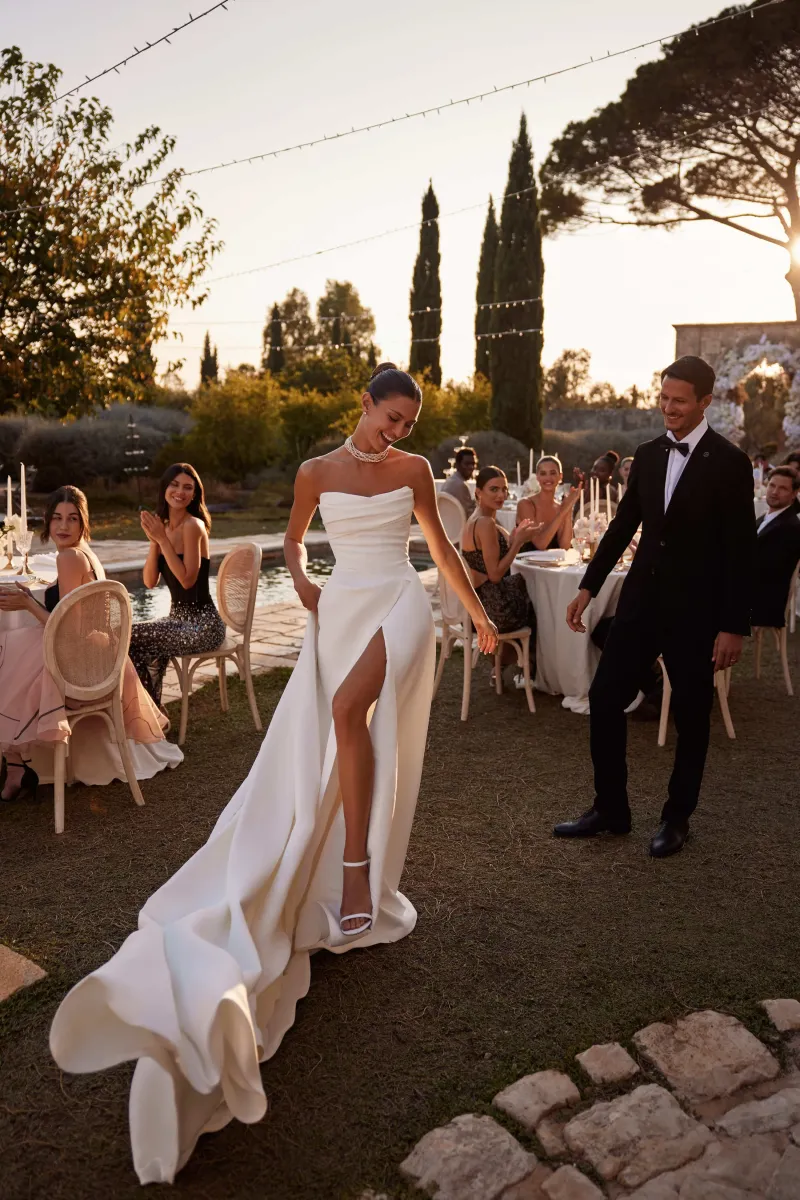 robe de mariée bustier à fente modèle lancaster créateur milla nova marseille
