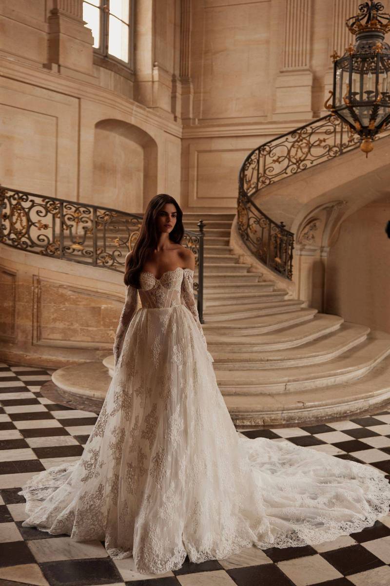 SE MARIER EN ROBE de mariée princesse dentelle  MILLA NOVA PRÈS DE MONTPELLIER
