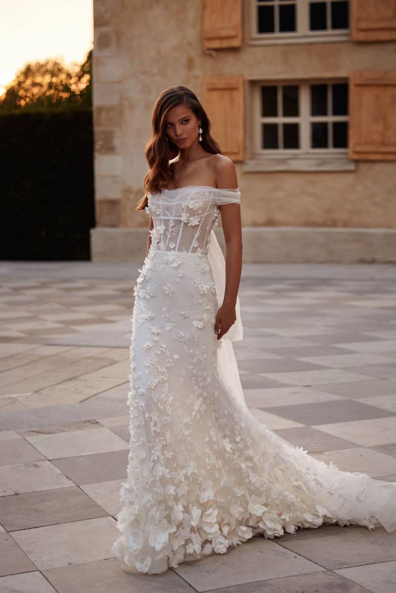 Robe de mariée sirène Jezabelle Milla Nova dentelle appliques florales 3D disponible boutique Soniab Marseille