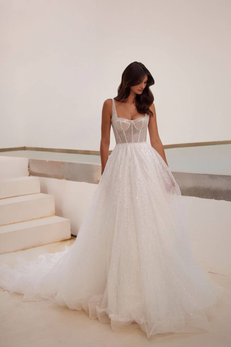 Un style de robe de conte de fées  chez Milla Nova pour un mariage éternel en PACA 