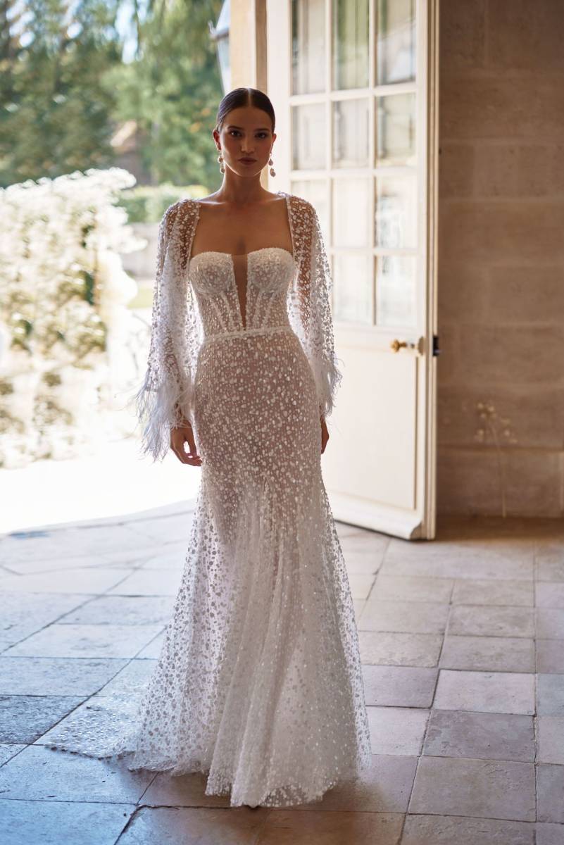 Robe de mariée Milla Nova Haleema avec décolleté plongeant en V, bustier cœur et baleines