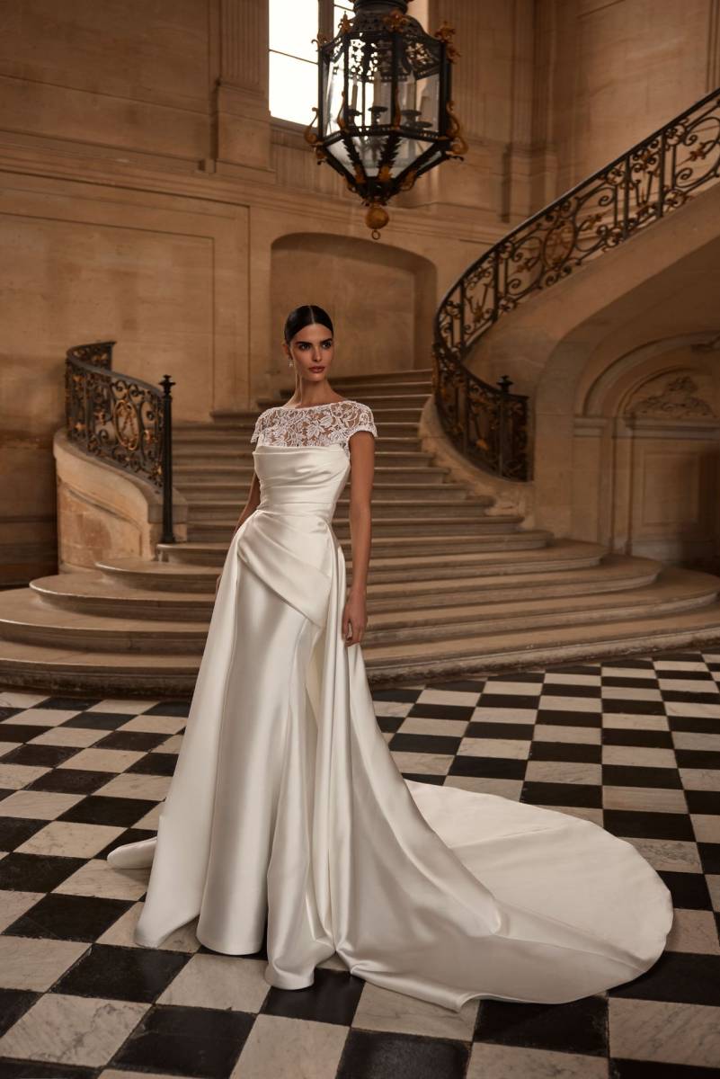 Robe de mariée trompette Mercedes Milla Nova mikado dentelle florale disponible boutique Sonia B Marseille