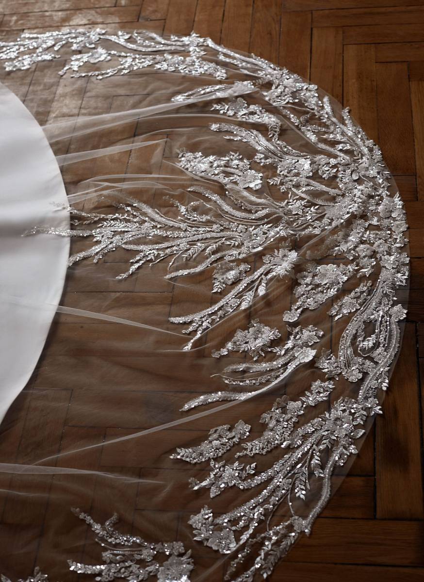 Voile Cathédrale Brodé Perles et Dentelle