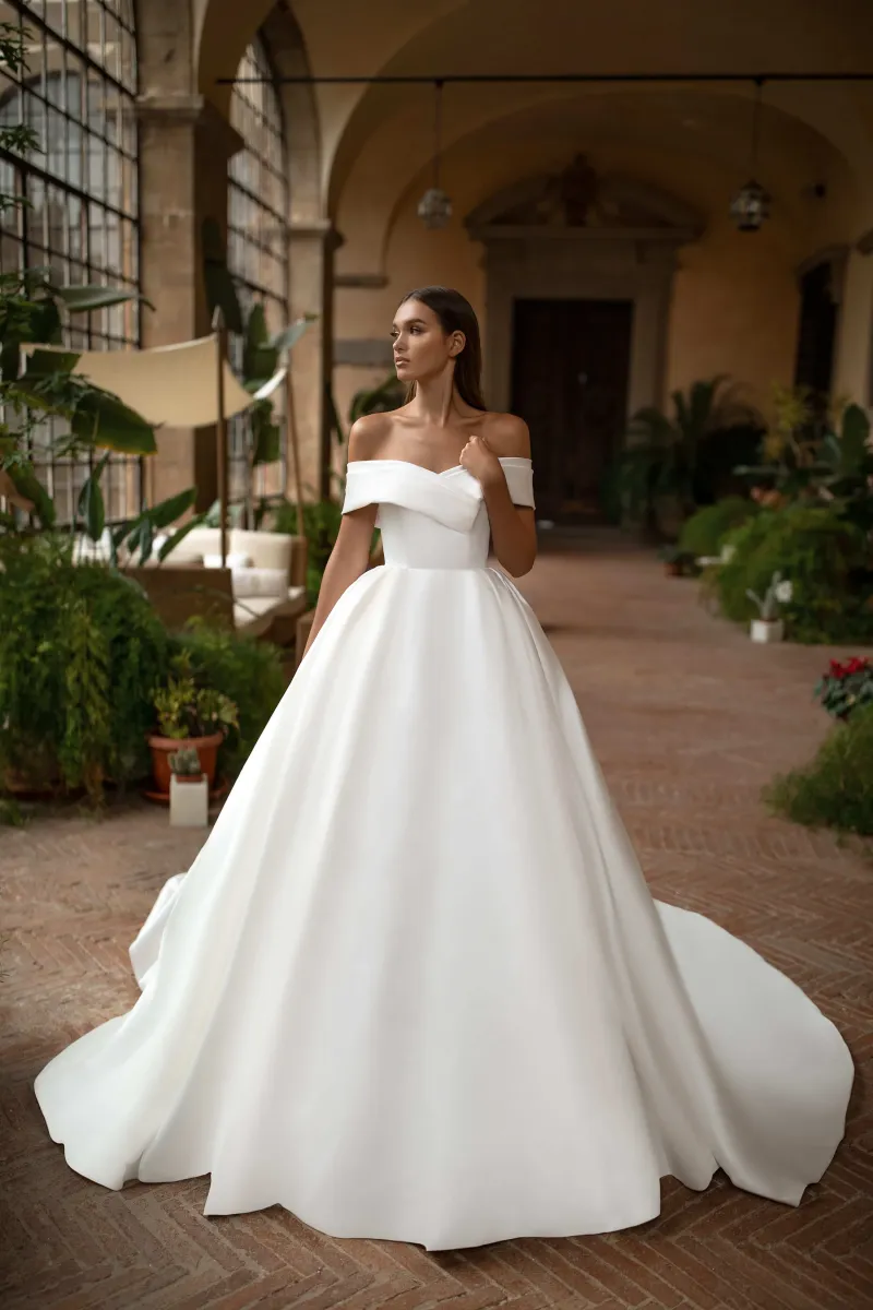 robe de mariée princesse épaule dénudée matilda milla nova marseille