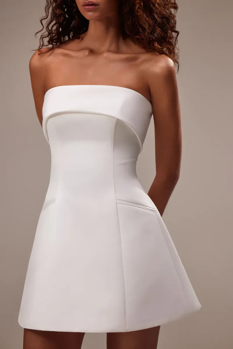 robe de mariée courte STYLES Milla Nova en satin ivoire essayage à Marseille chez SoniaB