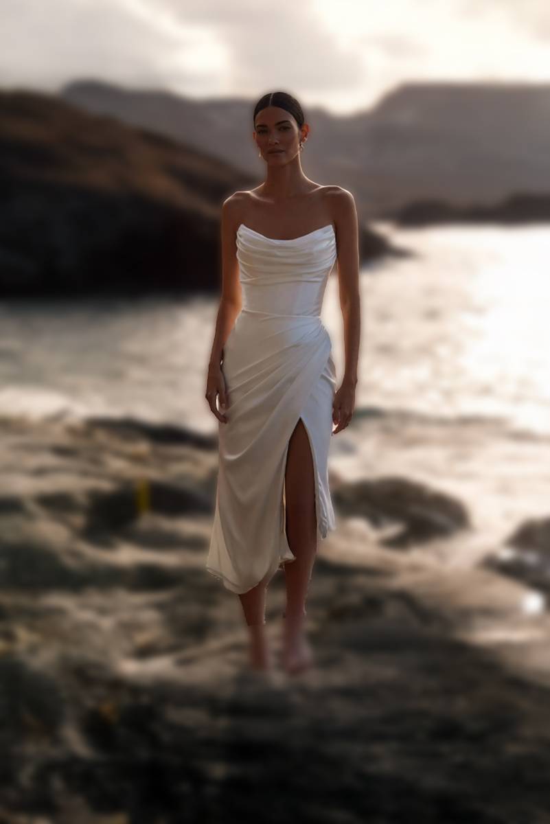 robe de mariée sirène en satin sans manches corset à fente bellissima milla nova marseille