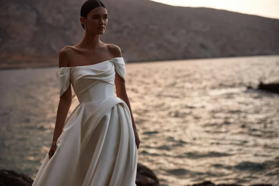 robe de mariée princesse épaules dénudées corset mikado modèle valora milla nova à marseille